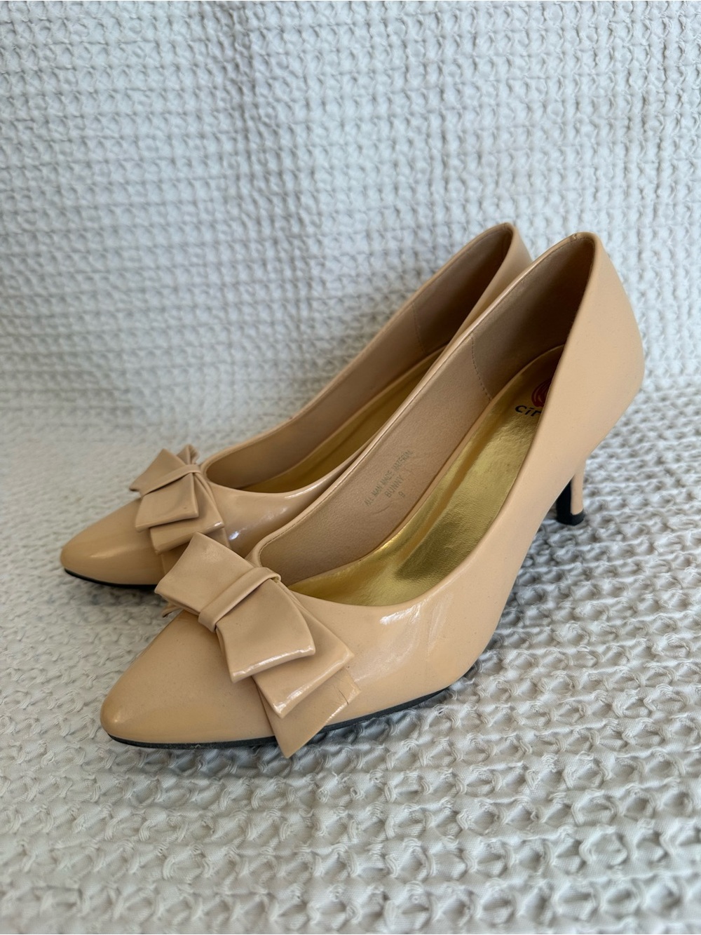 Nude Pumps New!